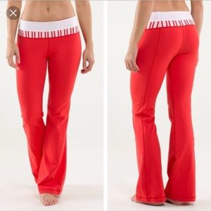 Lululemon sz 6 skinny groove pants *tags still on*